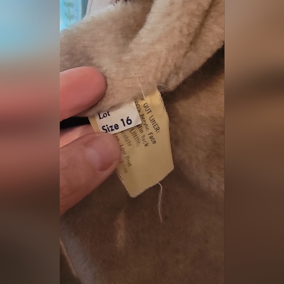 Vintage Forecaster of Boston Trench Coat size 16. Zip in liner that can come out - Picture 6 of 8